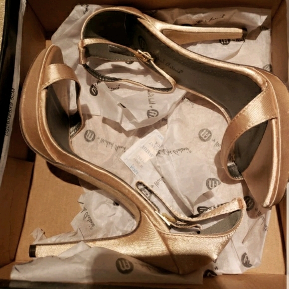 Brand New Ankle Strap 4 1/2" Heels - Picture 7 of 9